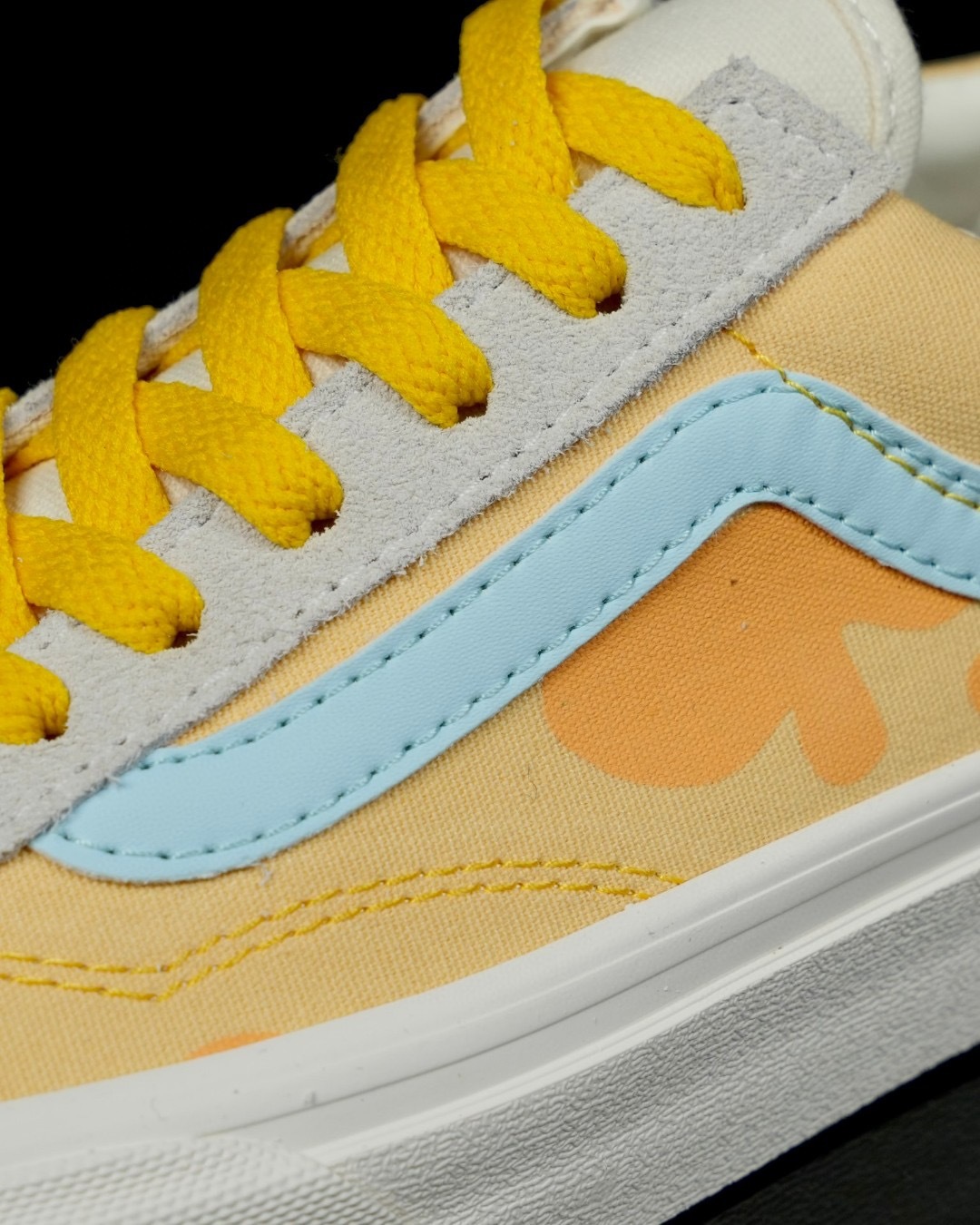 129💰断码亏本特价福利🉐(编号Q)
⚠️蓝色无35,黄色无42 43 44
Vans OTW Old Skool 36蓝黑拼色情侣鞋板鞋,用Vans最经典的海军蓝,打造深浅不一的层次感全新Vans Premium Steve Navy海军蓝配色真正的OG鞋型设计,舒适ADC抗疲劳缓震鞋垫舒适的Vans Premium,更重要的依然这么酷!
尺码:35 36 36.5 37 38 38.5 39 40 40.5 41 42 42.5 43 44
工艺:硫化1:1(重量1:1、真标、原钢印、材质标、鞋型标、合格证)