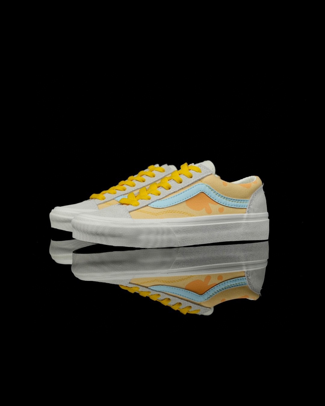 129💰断码亏本特价福利🉐(编号Q)
⚠️蓝色无35,黄色无42 43 44
Vans OTW Old Skool 36蓝黑拼色情侣鞋板鞋,用Vans最经典的海军蓝,打造深浅不一的层次感全新Vans Premium Steve Navy海军蓝配色真正的OG鞋型设计,舒适ADC抗疲劳缓震鞋垫舒适的Vans Premium,更重要的依然这么酷!
尺码:35 36 36.5 37 38 38.5 39 40 40.5 41 42 42.5 43 44
工艺:硫化1:1(重量1:1、真标、原钢印、材质标、鞋型标、合格证)