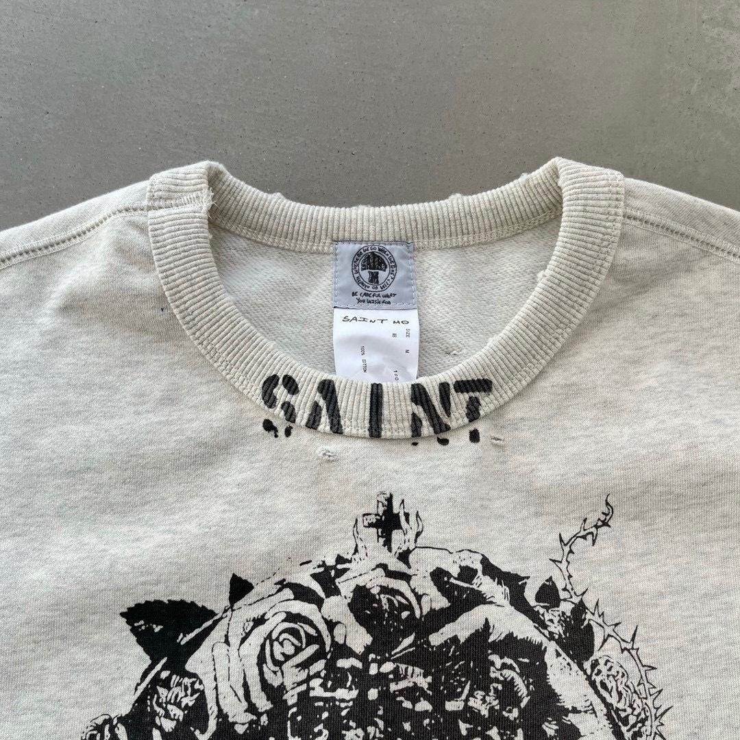 209💰（编号0031）
Saint Michael耶稣涂鸦泥染破坏复古做旧Vintage重磅高街抓绒圆领卫衣 男女同款

重磅抓绒水洗做旧破坏，纯手工手绘涂鸦+高端数码直喷印花，全三针五线包边工艺，潮咖男女上身帅爆了！定织定染原版450g抓绒面料， 搭配配套同色纯棉螺纹，上身舒适保暖有型，高级感十足！需要注意的是zp衣服底色市面上是对不到的，独家定织定染杏色混纱黑色（非市面纯杏色），再多次石磨水洗做旧工艺，领口袖口下摆衣身多处人工磨破，全副师傅手工手绘直喷印花，整件衣服工艺繁杂耗时费力，所有工艺里手工成本永远是最贵的，出货相当慢，现货把握住，经典的美式精工立体裁剪，重工三针五线全包边拼接工艺，宽松版型，百搭任何身材，小哥哥小姐姐日常出街搭配，非常好看的一款
Size: S  MＬXL
            肩宽      胸围      衣长
   S        58         122        71
   M       60         126        73
   L        62         130        75
  XL      64         134        77