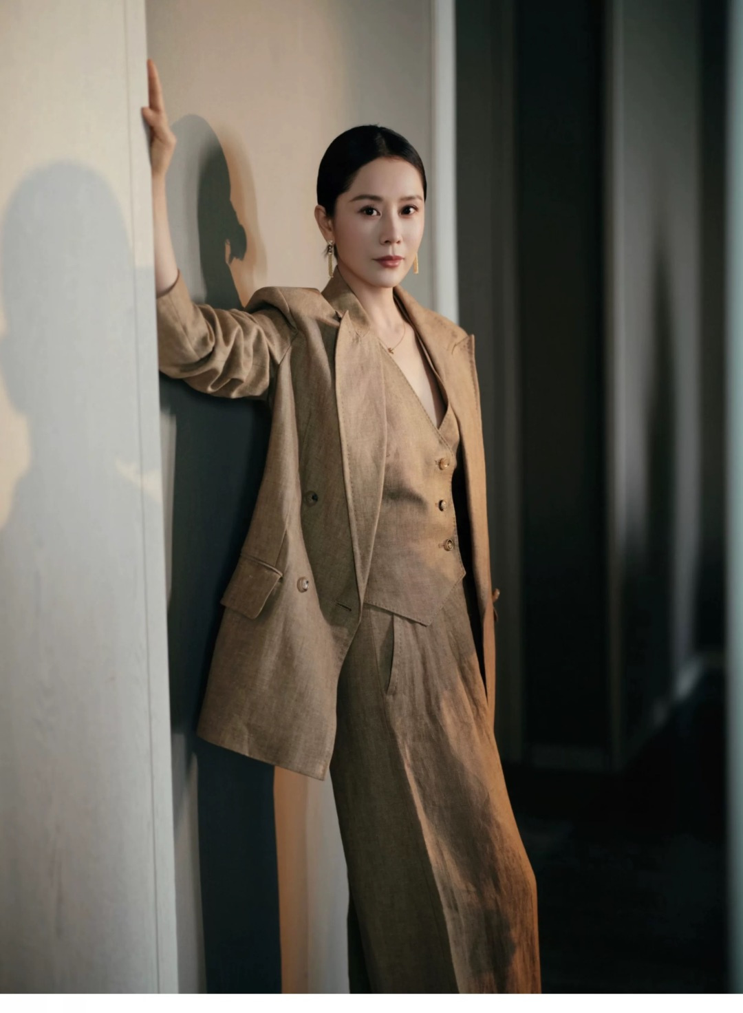 “High-End Quality Women’s Business Style Clothes Set with Packaging – Custom Order Available” - 图片 5