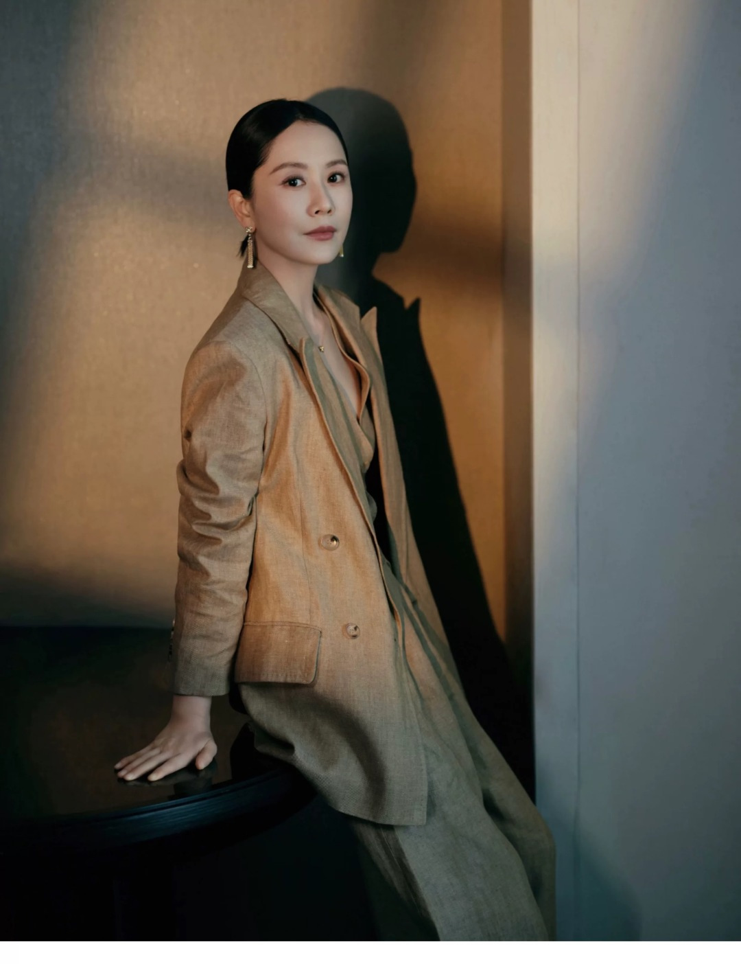 “High-End Quality Women’s Business Style Clothes Set with Packaging – Custom Order Available” - 图片 6