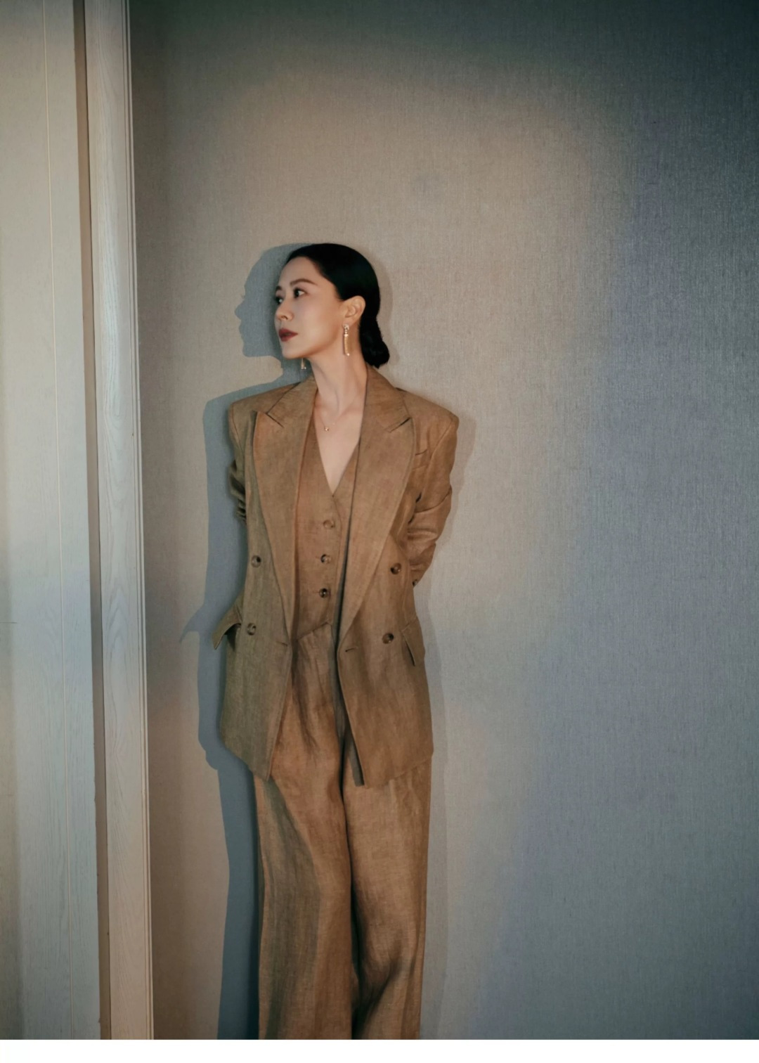 “High-End Quality Women’s Business Style Clothes Set with Packaging – Custom Order Available” - 图片 7