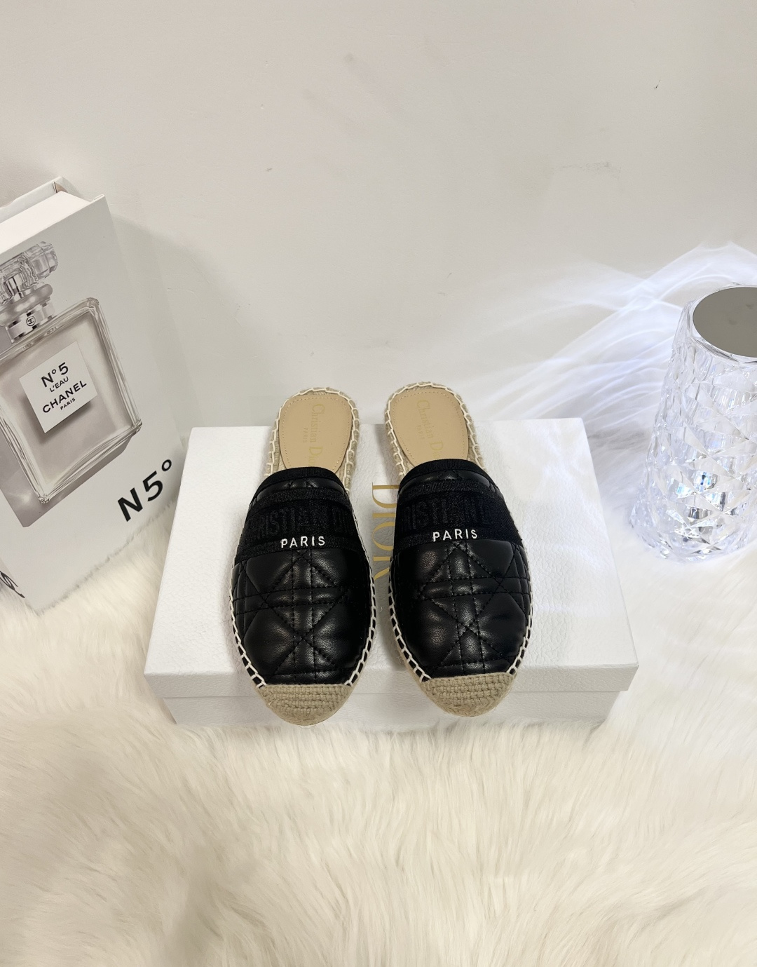 NO:129244,Top high-end original 11 replica Dior early autumn new pattern flower-tie fishing slippers embroidered shoes classic logo design is the two main series of year-round series, whether the bags or clothes are not very hot, special cabinet synchronization, original version, fine details of all aspects are very accurate to the force level, zero error, perfect comfort Baidu match. ZP custom embroidered fabric original hand-knit large woven bottom Size: 36-41 (with standard purchase full set of packaging), fisherman shoes, dior, dior, slippers, espadrilles19860909顶级高版本原版11复刻 Dior迪奥早秋新款 图案花提刺渔拖鞋绣夫鞋 经典logo刺设绣计谓可是这两主年打系列 无论包鞋包子是还是衣服非都常热的门 专同柜步 原定版制 各方细面节非常致极到力位求误零差 上绝脚对的舒适百度搭. ZP订制绣刺面料 原版工手编大织底 码数: 36-41（配代标购准全套包装）,渔夫鞋,dior,dior,slippers,espadrilles,Women's Shoes