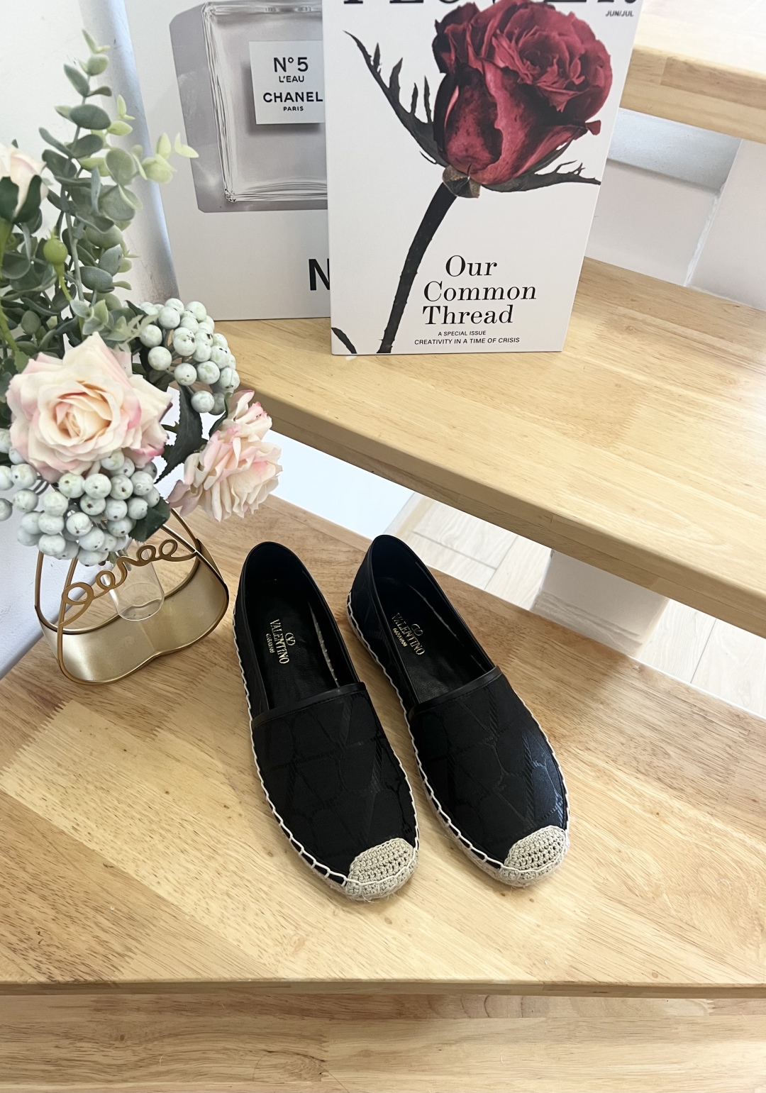 Valentino Garavani Raffia Espadrilles - Classic Style for Women 4 cmp i1739858704689 8036 0 1
