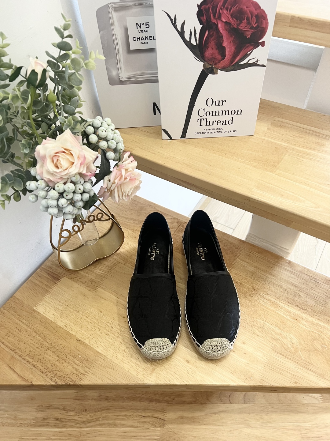 Valentino Garavani Raffia Espadrilles - Classic Style for Women 3 cmp i1739858704690 7485 0 0
