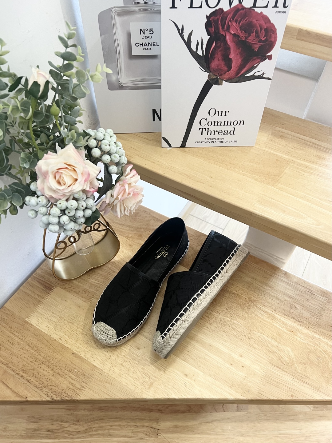 Valentino Garavani Raffia Espadrilles - Classic Style for Women 6 cmp i1739858704690 9547 0 3
