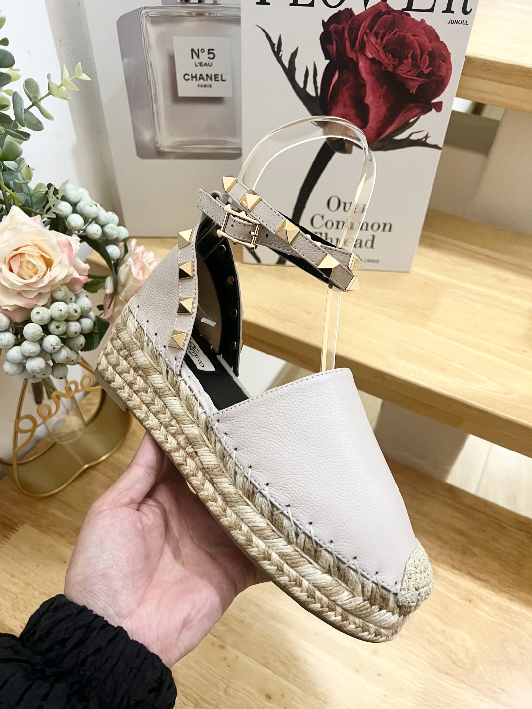 Valentino Garavani Leather Espadrille Wedge Sandals with Stud Details 2 cmp i1739868294559 1892 0 3