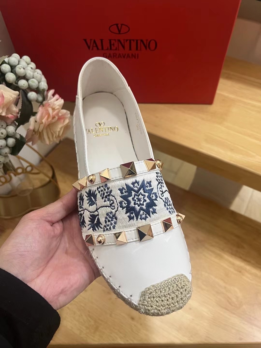 Valentino Garavani Embroidered VLogo Espadrille Flats in White Leather 8 cmp i1740130164028 6147 0 6