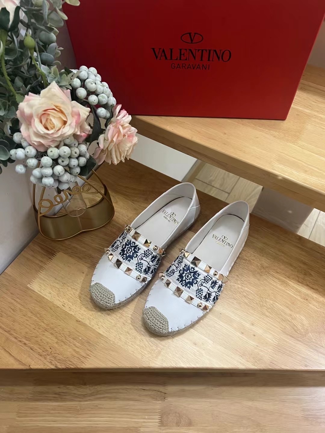 Valentino Garavani Embroidered VLogo Espadrille Flats in White Leather 5 cmp i1740130165171 4167 0 2