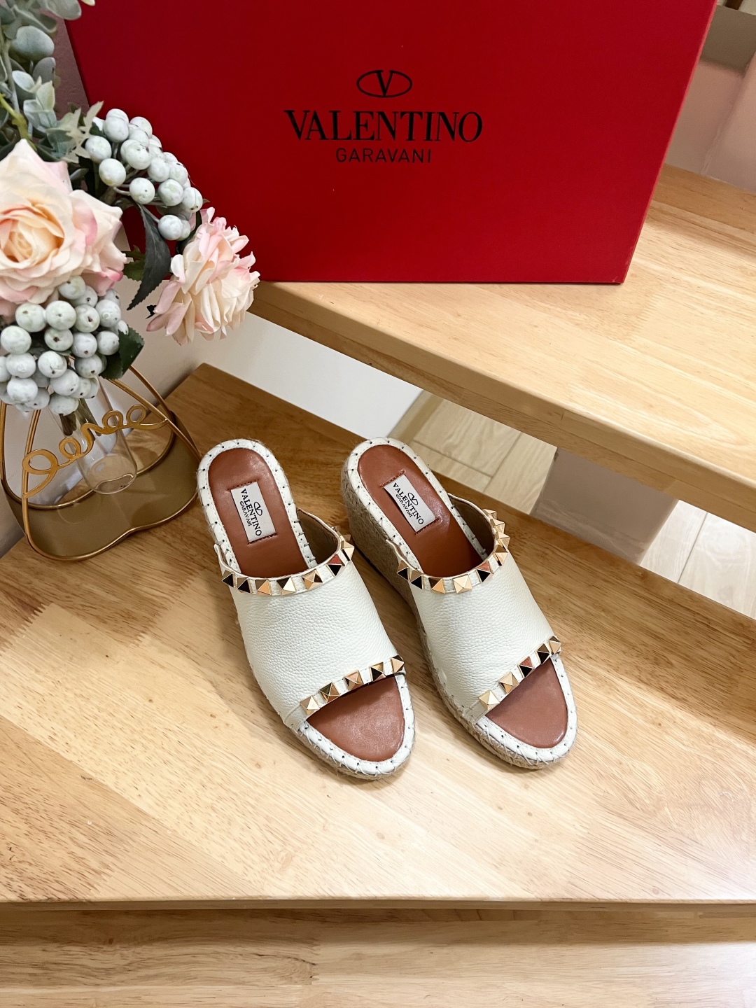 Valentino Garavani White Leather Wedge Sandals with Rockstud Embellishments 8 cmp i1741160105576 751 0 3