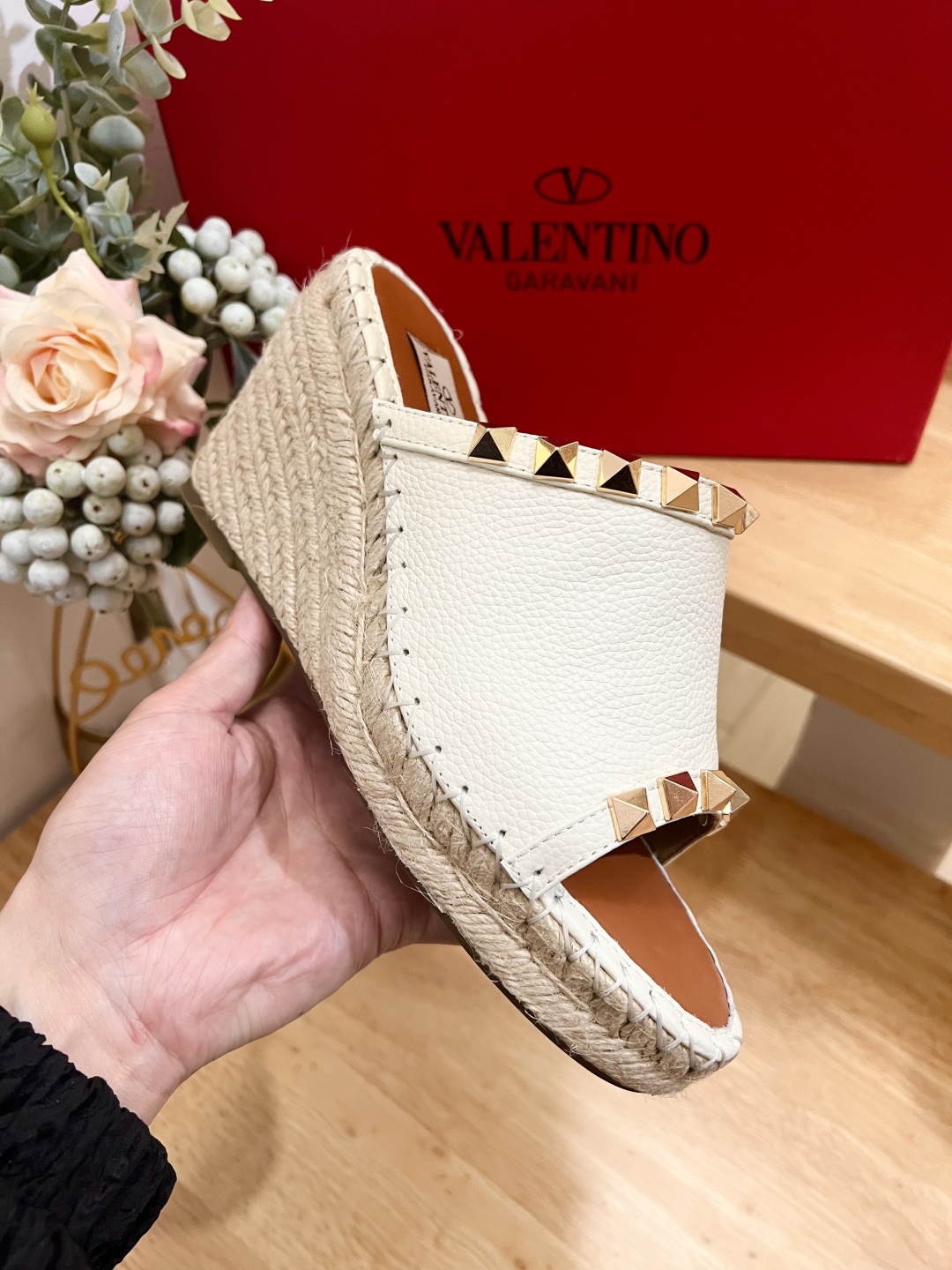 Valentino Garavani White Leather Wedge Sandals with Rockstud Embellishments 2 cmp i1741160105585 5915 0 1