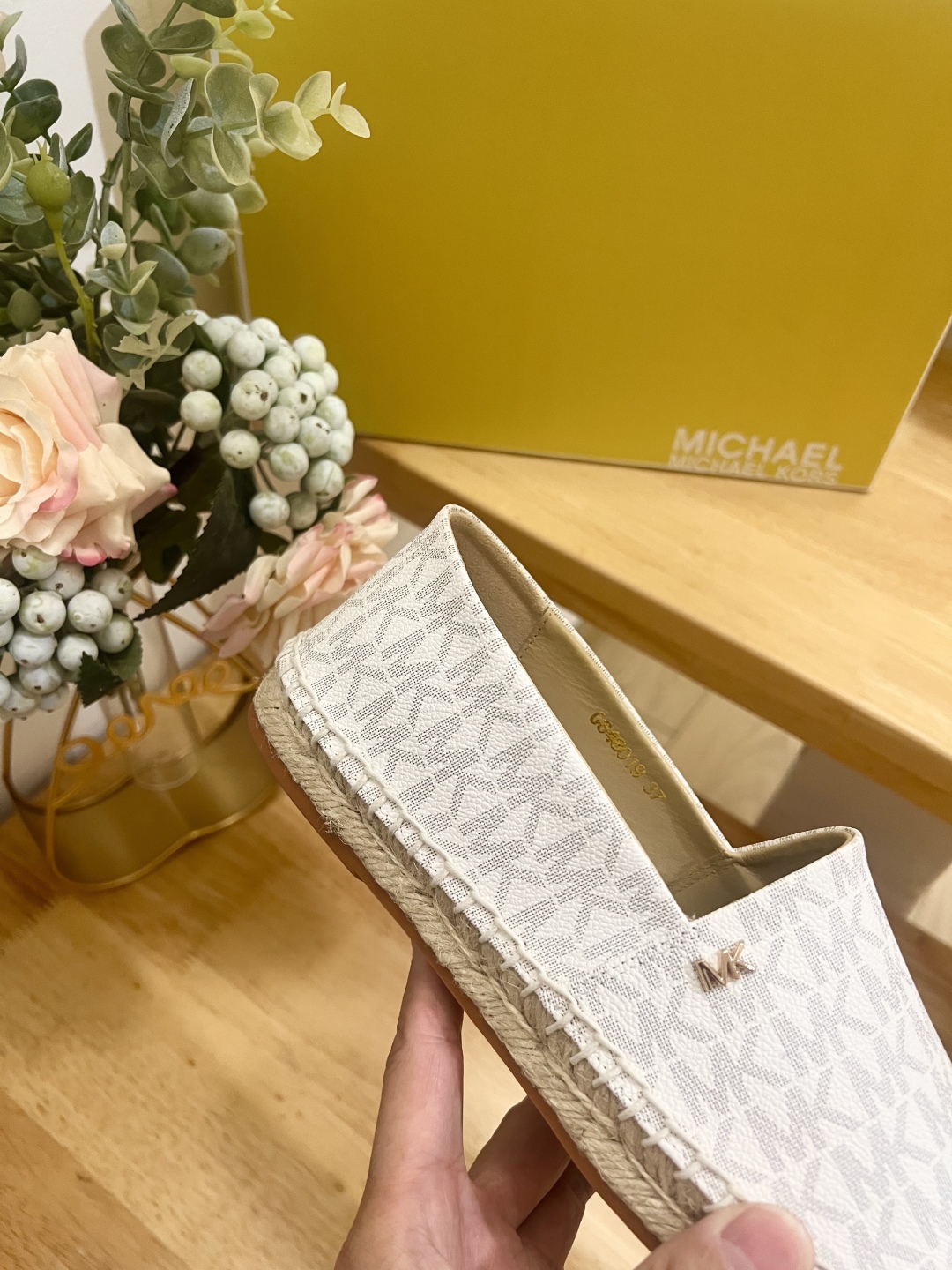 Michael Kors Kendrick Vanilla White Logo Print Espadrille Flats - Size 36-41 8 cmp i1741797265993 5257 0 7