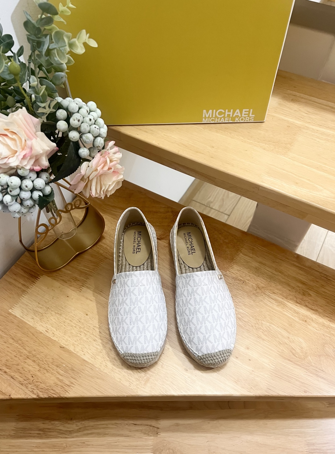 Michael Kors Kendrick Vanilla White Logo Print Espadrille Flats - Size 36-41 3 cmp i1741797275579 3282 0 0
