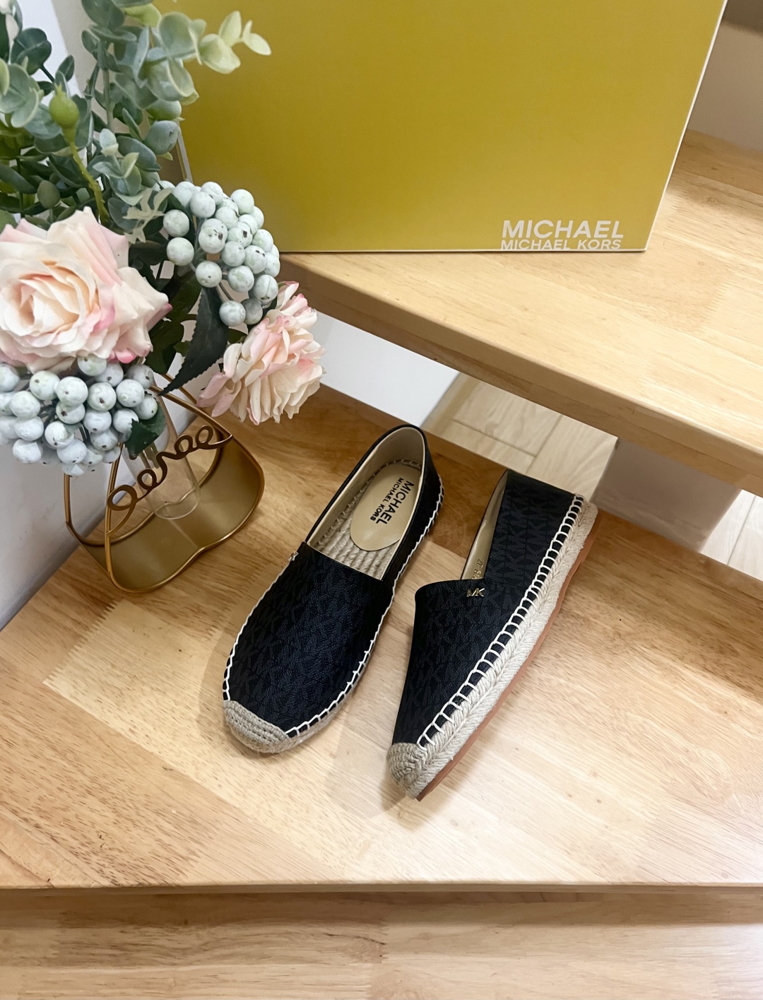 Michael Kors Kendrick Flat Espadrille Loafers - Comfortable & Stylish 6 cmp i1741797294437 3572 0 3