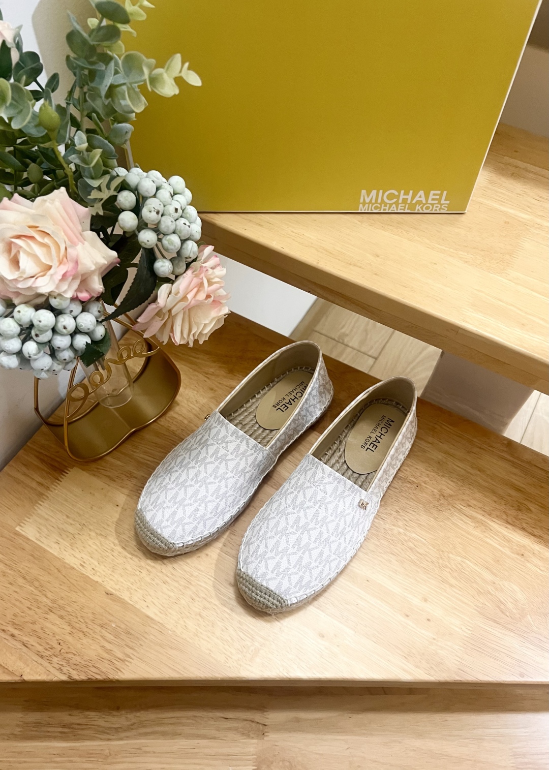 Michael Kors Kendrick Vanilla White Logo Print Espadrille Flats - Size 36-41 5 cmp i1741797303157 9154 0 2