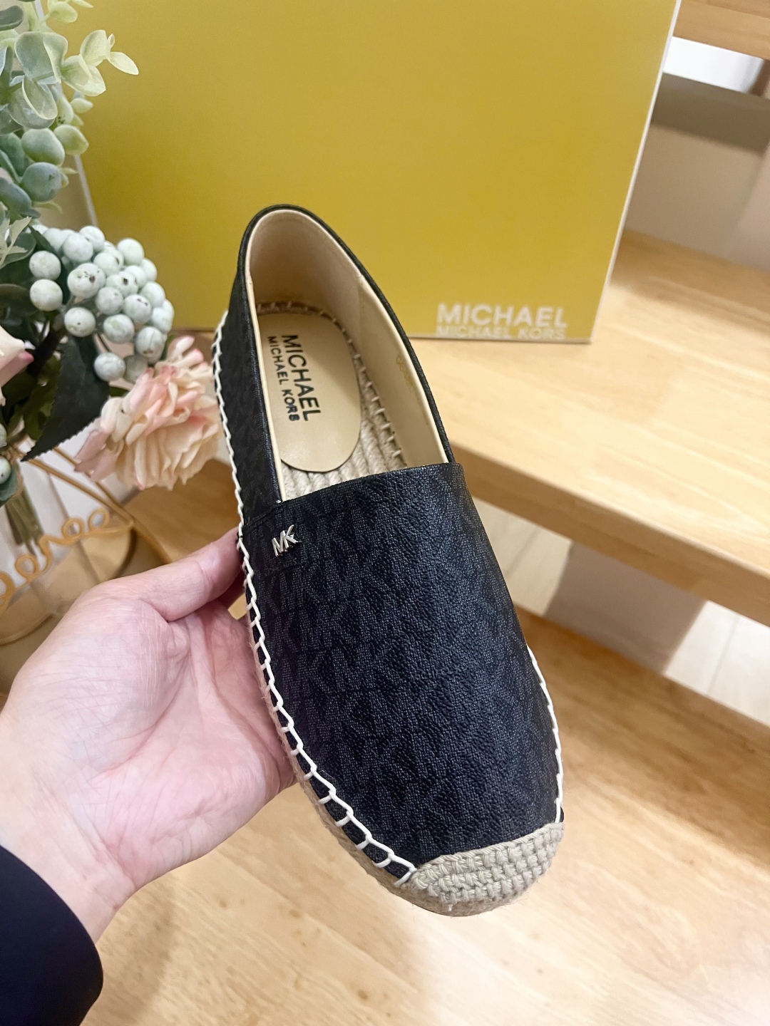 Michael Kors Kendrick Flat Espadrille Loafers - Comfortable & Stylish 8 cmp i1741797310578 1276 0 6