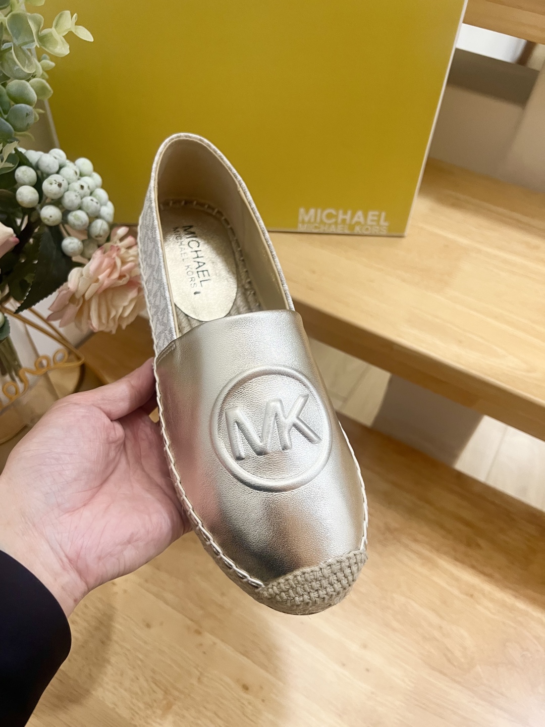 Michael Kors Kendrick Vanilla White Logo Espadrille Flat Shoes 8 cmp i1741797484112 9770 0 6