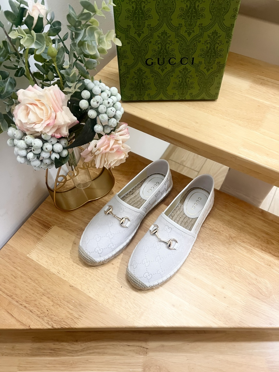 Gucci Women Shoes