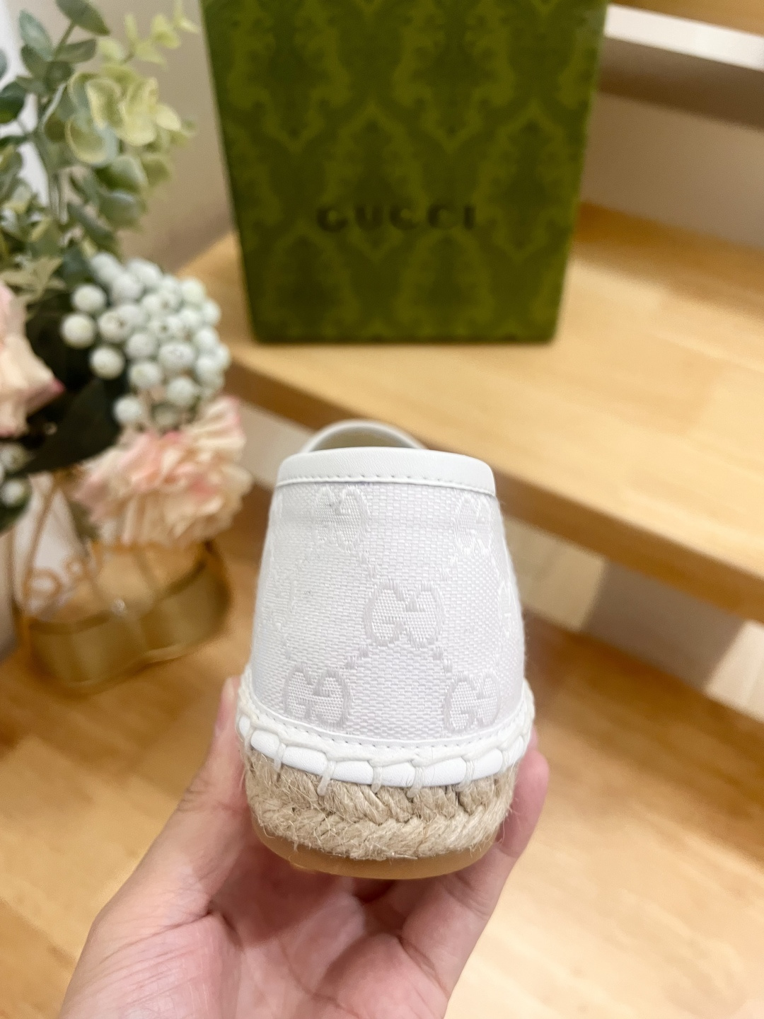 Gucci Women Shoes