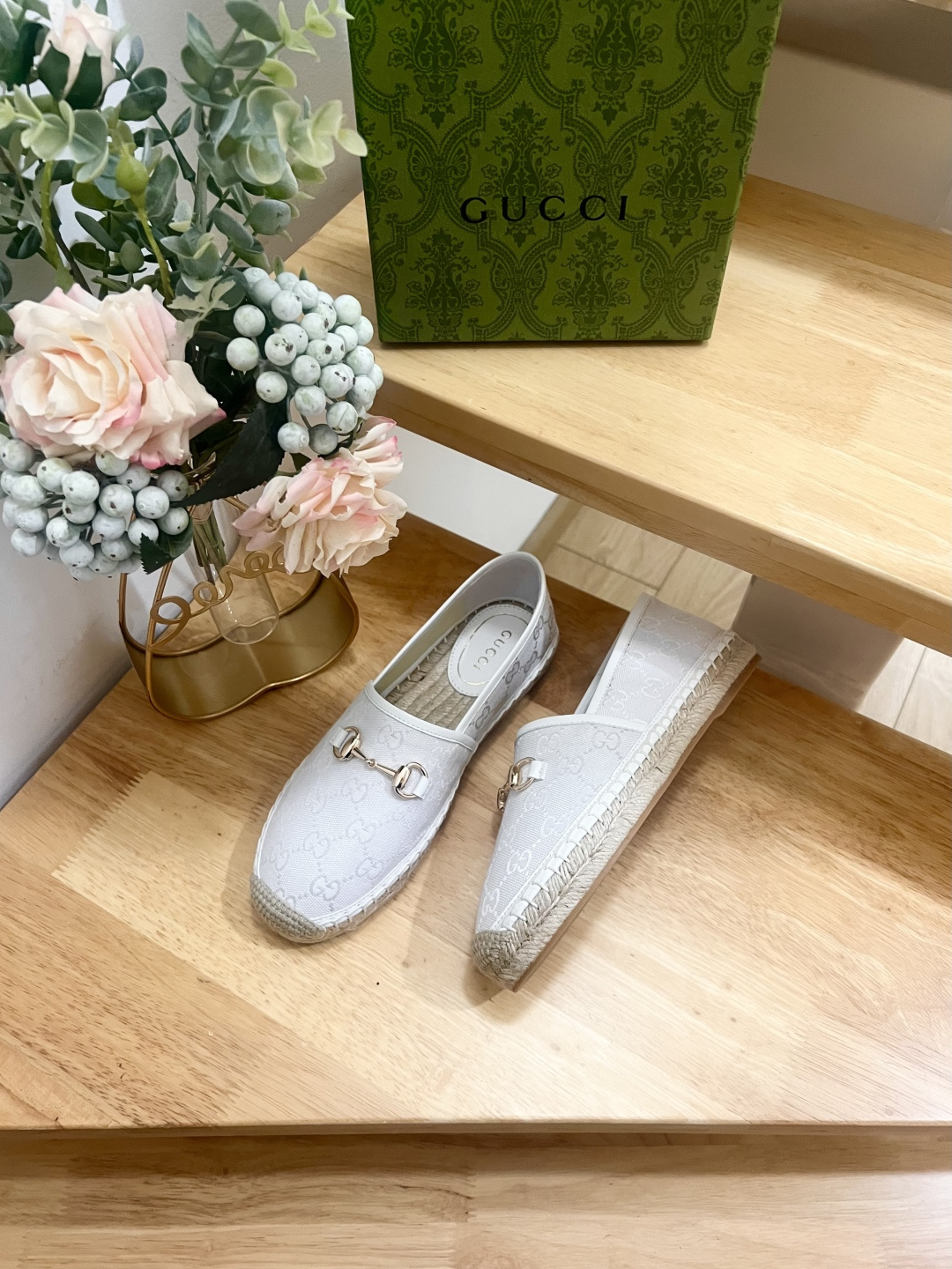 Gucci Women Shoes