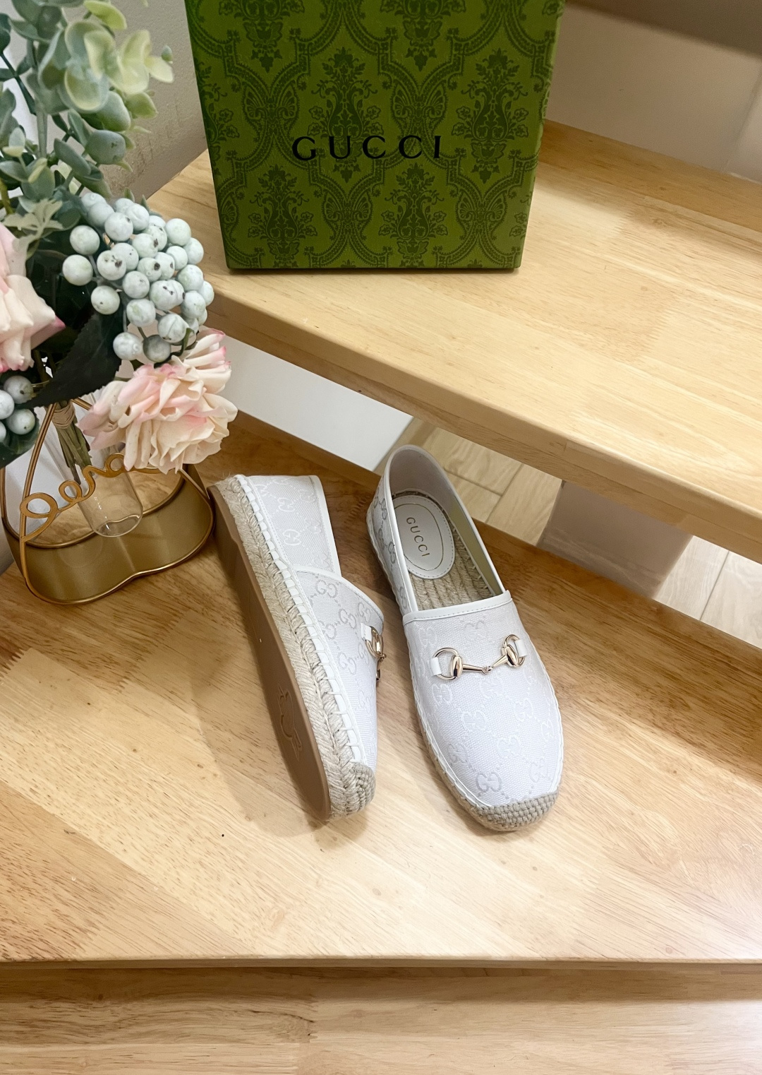 Gucci Women Shoes