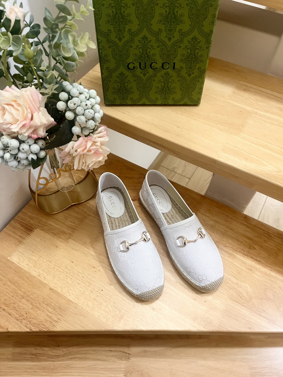 Gucci Women Shoes