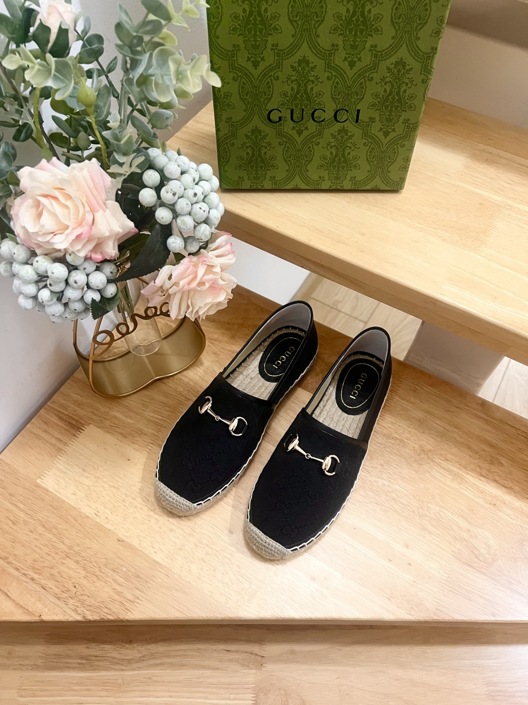Gucci Women Shoes
