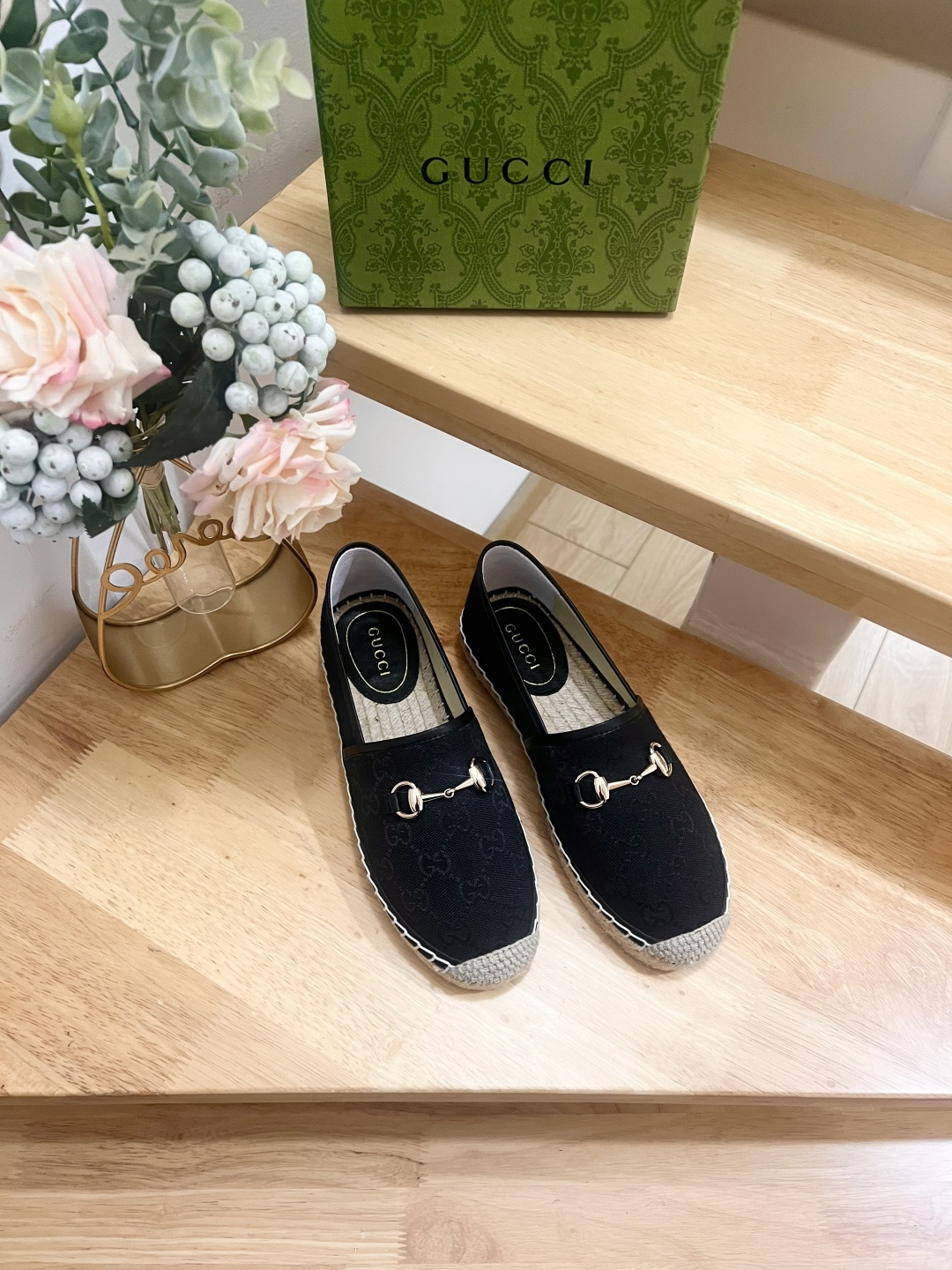 Gucci Women Shoes