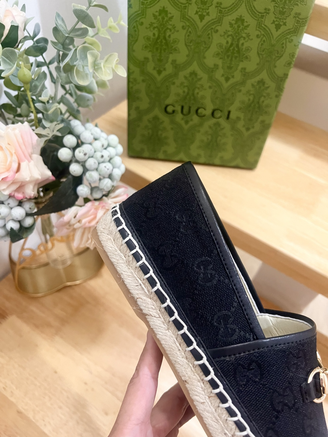 Gucci Women Shoes