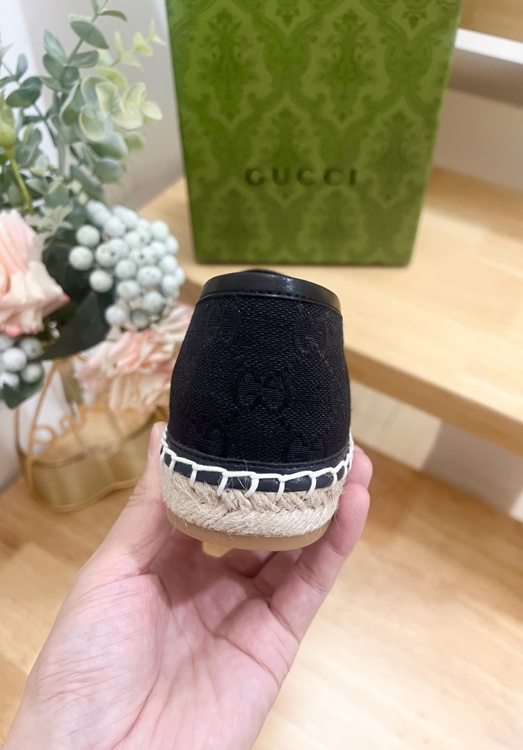 Gucci Women Shoes