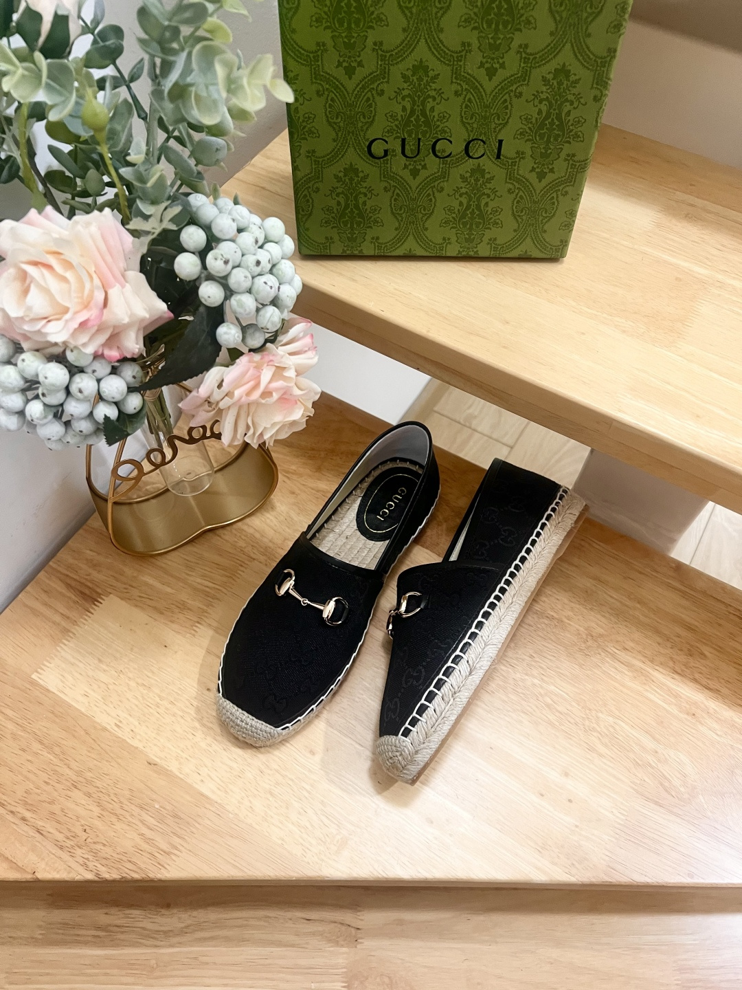 Gucci Women Shoes