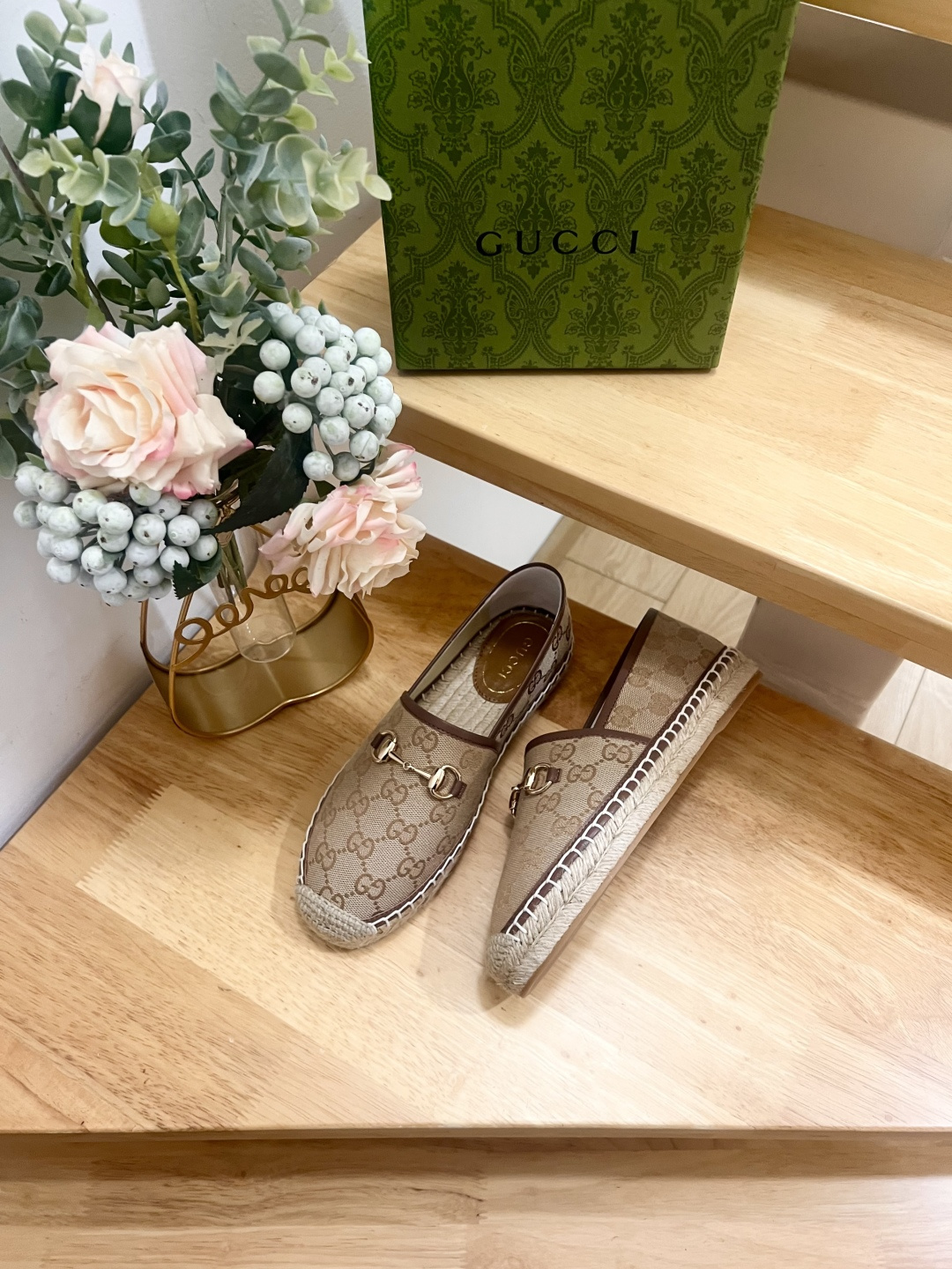 Gucci Women Shoes