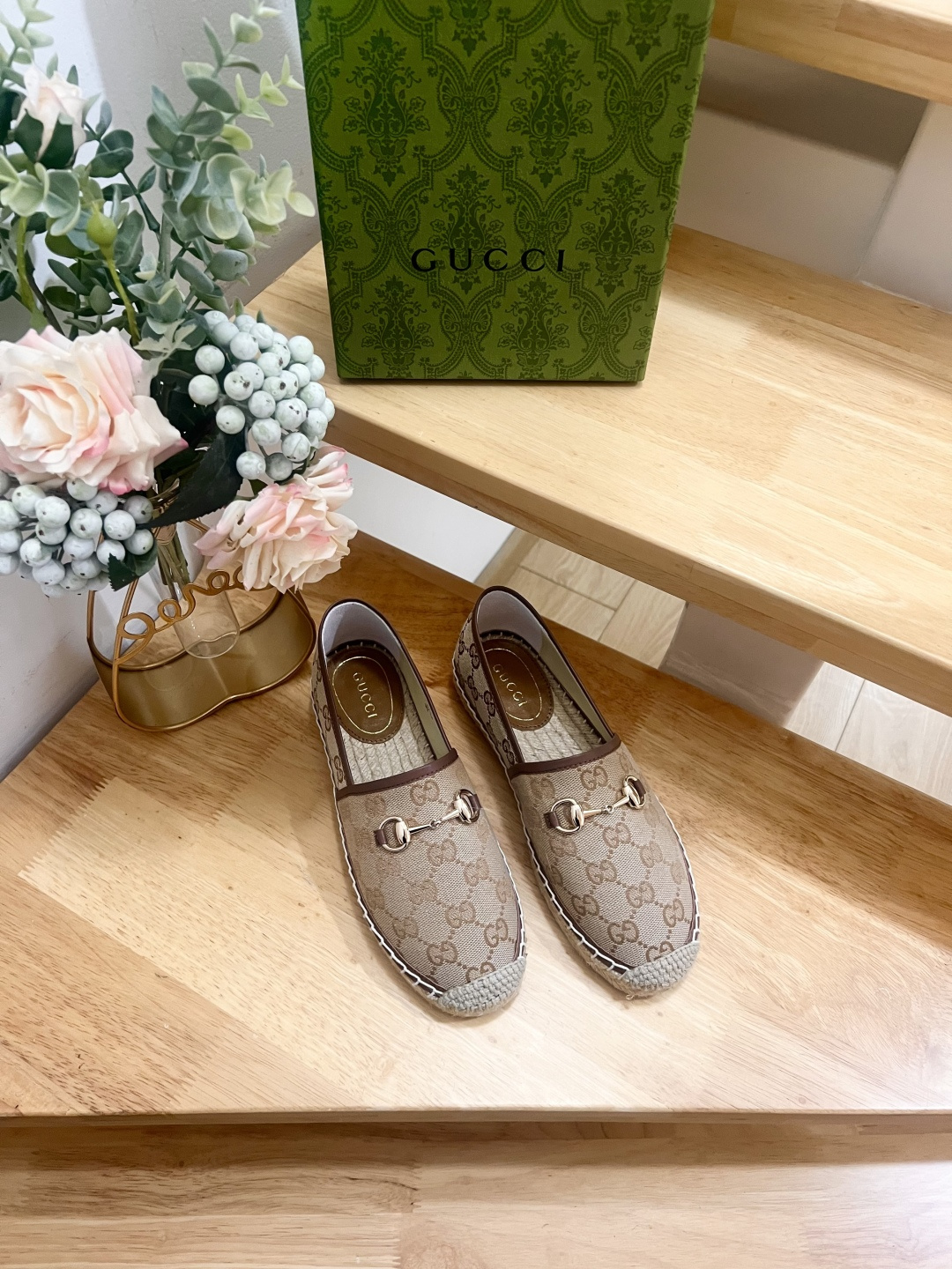 Gucci Women Shoes