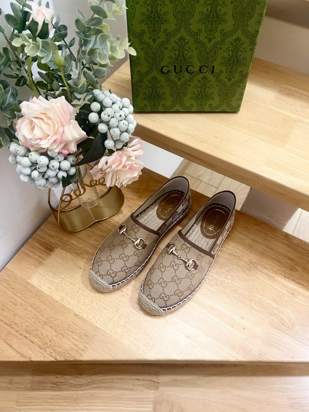 Gucci Women Shoes