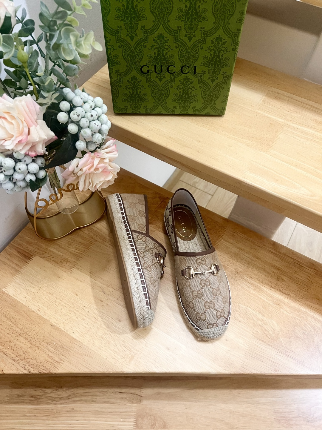 Gucci Women Shoes