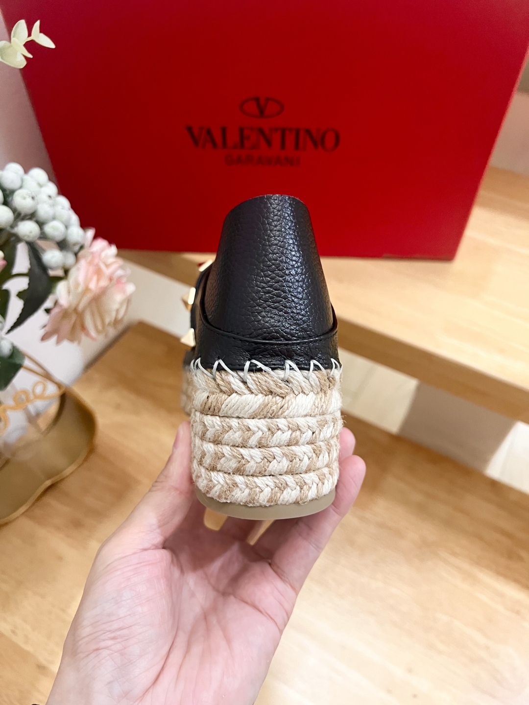 Valentino Garavani Leather Espadrille Flats with Gold Rockstuds 10 cmp i1742022207417 3690 0 8