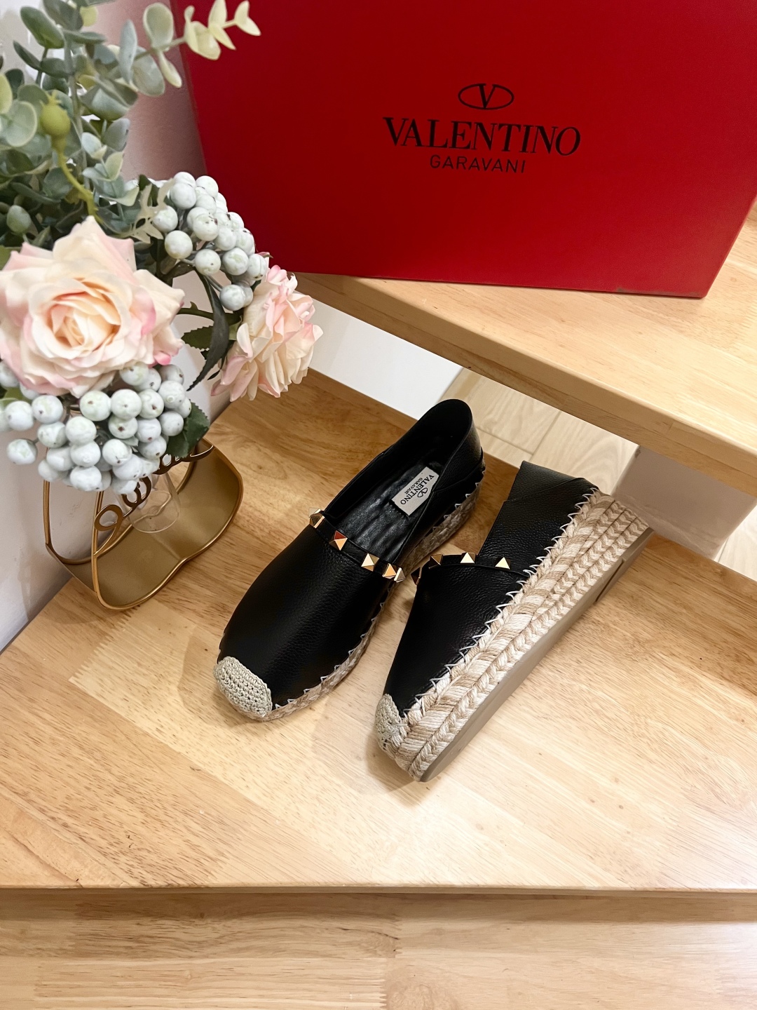 Valentino Garavani Leather Espadrille Flats with Gold Rockstuds 2 cmp i1742022214478 3653 0 3