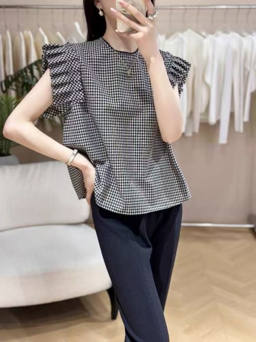 Chic Gingham Ruffle Sleeve Top - Classic Style with a Modern Twist 1 Chic Gingham Ruffle Sleeve Top - Classic Style with a Modern Twist