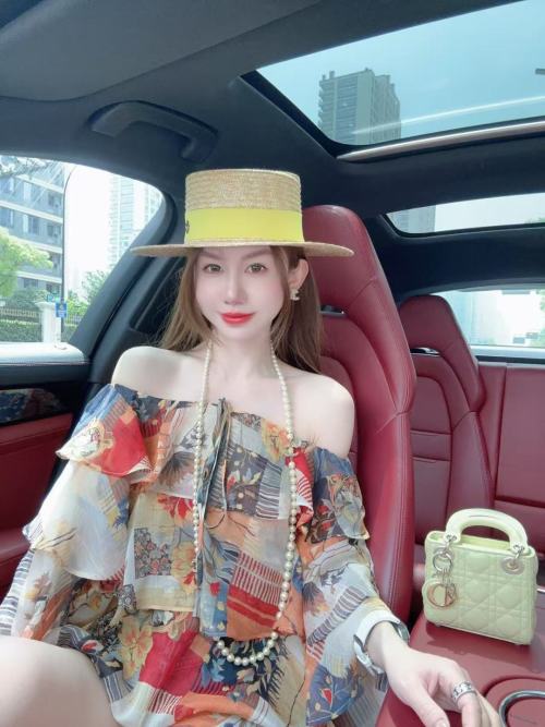 Elegant Floral Print Off-Shoulder Blouse with Ruffle Detail - Chic and Feminine 1 Elegant Floral Print Off-Shoulder Blouse with Ruffle Detail - Chic and Feminine