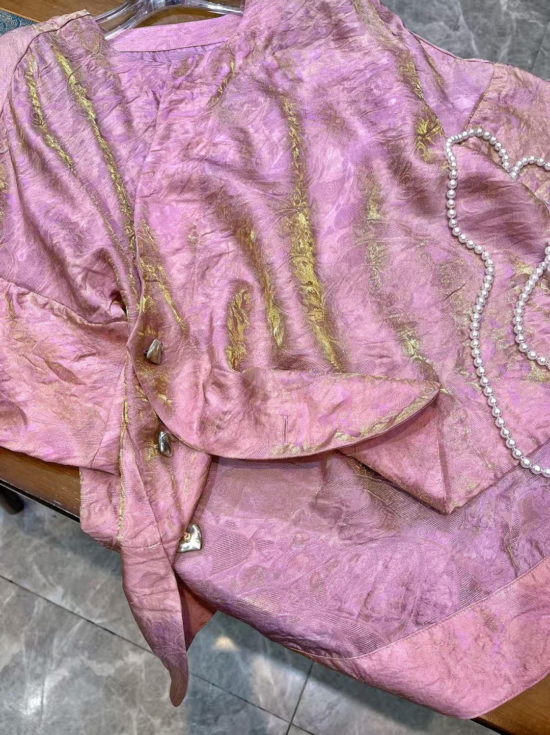 High-Quality Women’s Suit with 500 First-Hand Charges and Packaged Fragrance - 图片 7