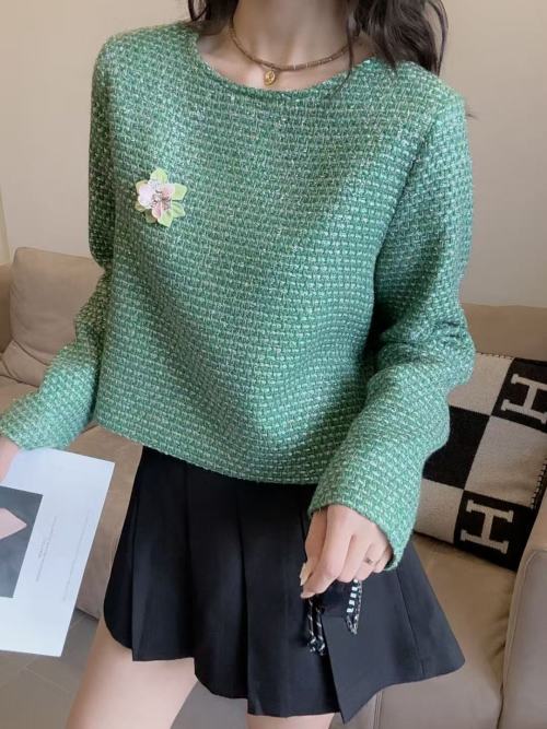 Elegant Tweed Cropped Top with Floral Brooch - Chic and Stylish Design 1 Elegant Tweed Cropped Top with Floral Brooch - Chic and Stylish Design