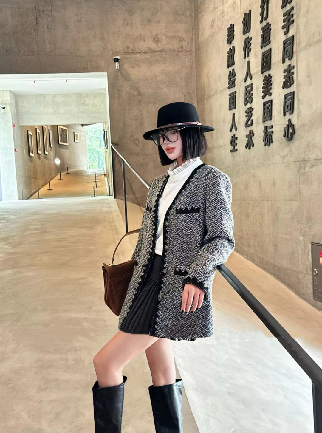 Elegant French Style V-Neck Mid-Length Wool Coat Herringbone Pattern Outerwear 4 cmp i1758355235233 2532 0 2