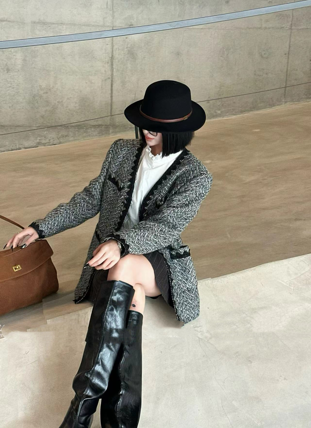 Elegant French Style V-Neck Mid-Length Wool Coat Herringbone Pattern Outerwear 3 cmp i1758355235233 7428 0 1