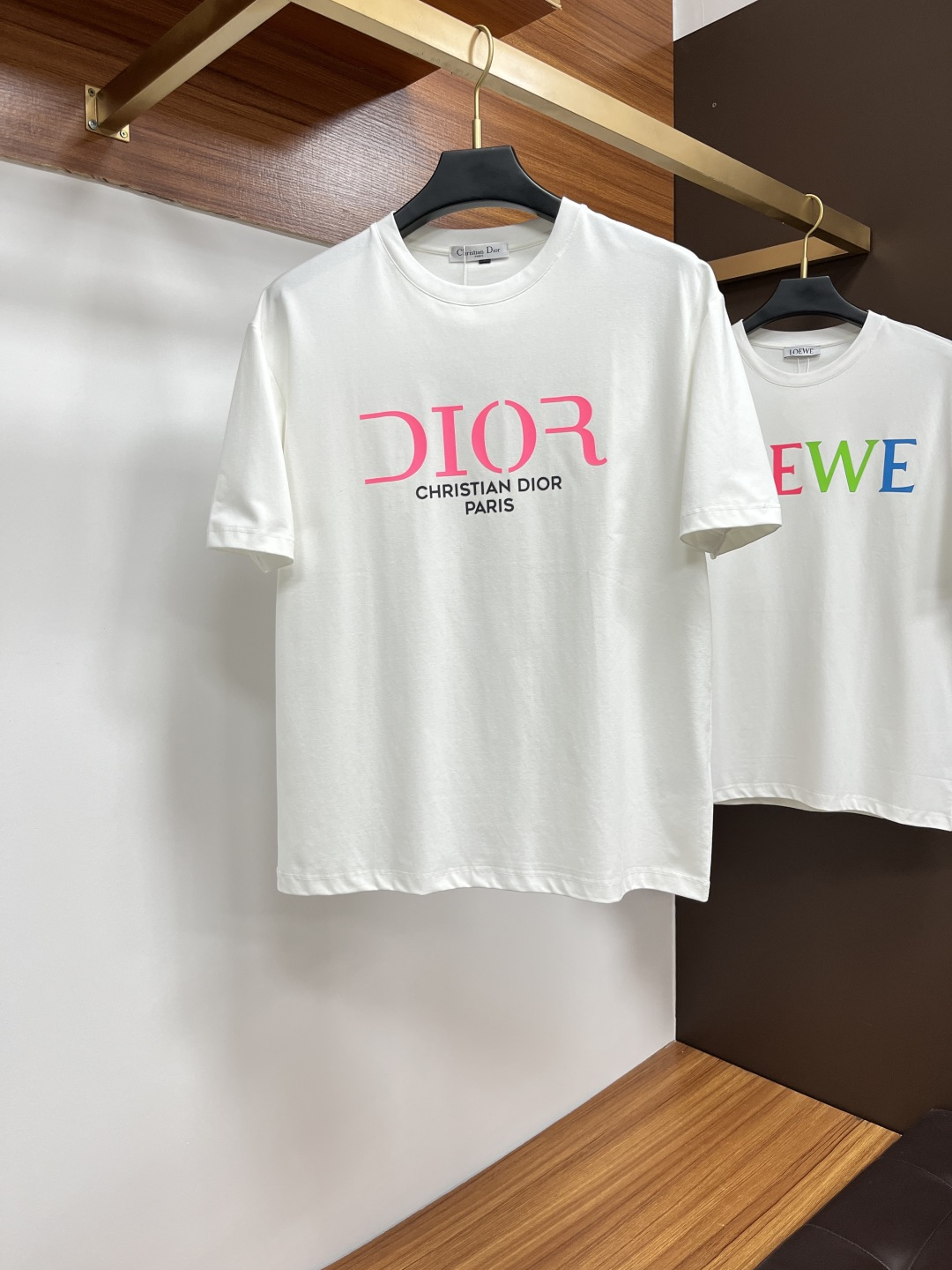 NO:156391,Dior 25 spring and summer new product Medusa & brand letter logo printed logo short-sleeved T-shirt, DB custom 80 double-strand mercerized cotton fabric; black and white M-3XL, dior, T-shirt, tees, t-shirt, alexander wang19860909迪奥 25春夏新品Medusa&品牌字母徽标印花标识短袖T恤,DB定制80支双股丝光棉面料；黑色 白色 M-3XL,,dior,T-shirt,tees，t-shirt,alexander wang,Men's clothing