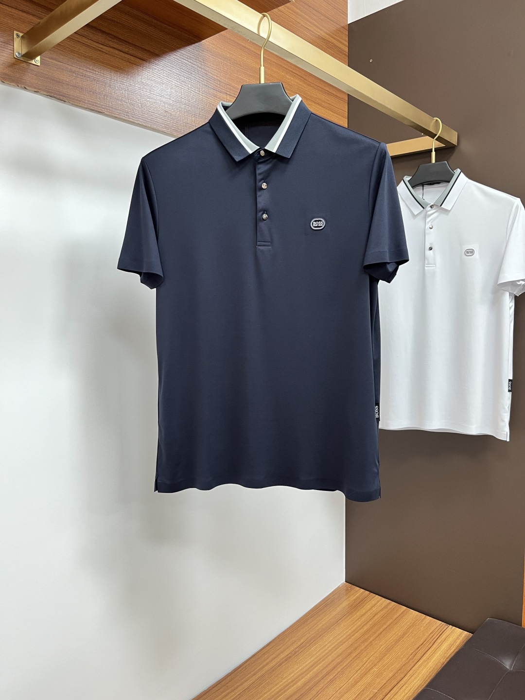 BOSS Classic Polo Shirt - Elegant Single-Breasted Design & Comfortable Fit