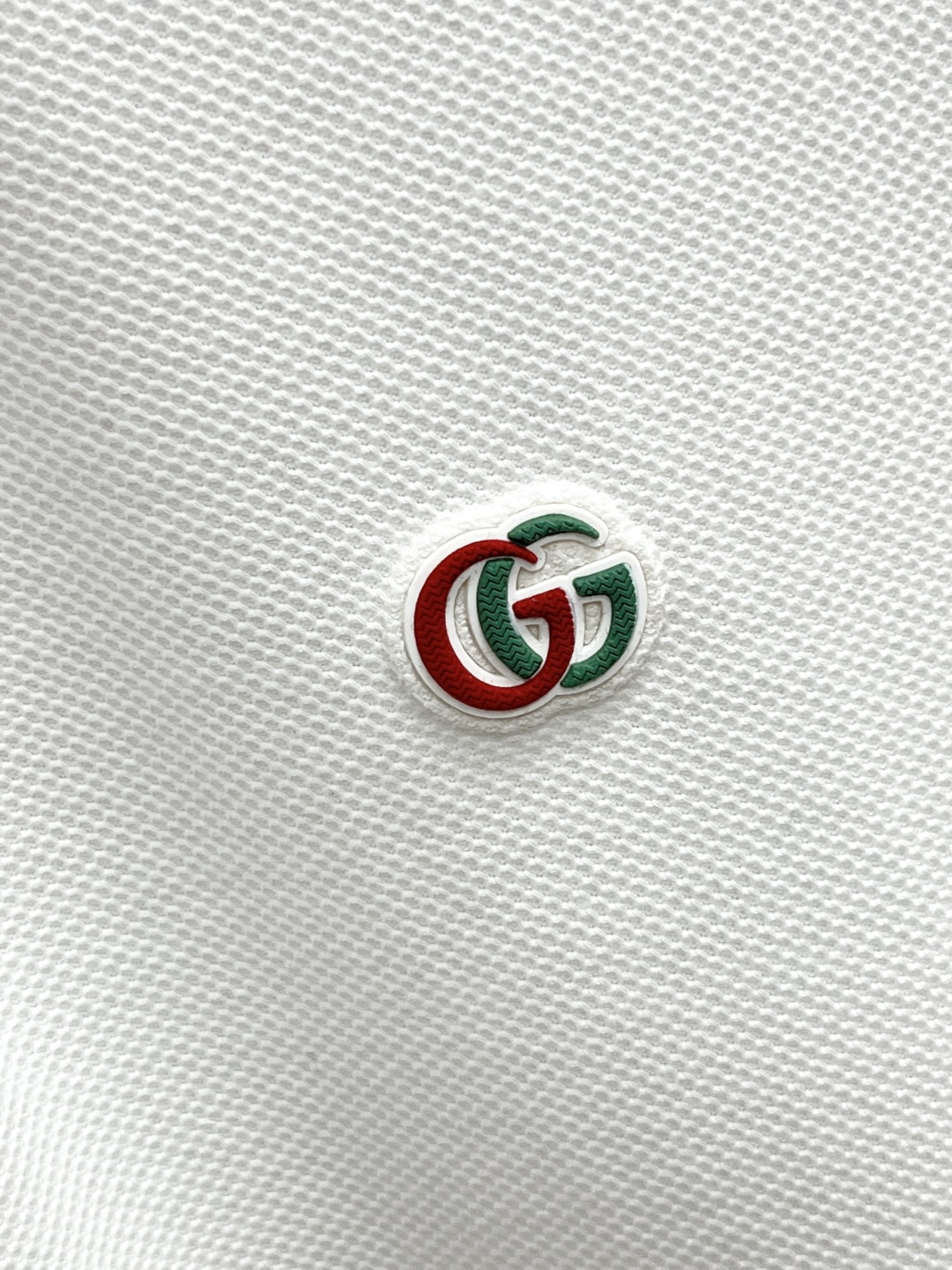 Gucci Polo Shirt: Short Sleeve, Slim Fit, Embroidered Logo, Casual & Stylish 4 cmp i1746438049808 6412 0 3