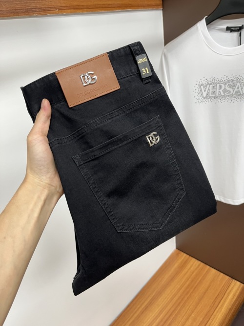 Dolce & Gabbana Black Denim Jeans - Slim Fit, Stylish Design 1 Dolce & Gabbana Black Denim Jeans - Slim Fit, Stylish Design