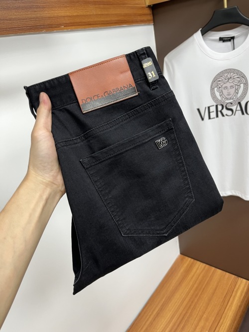 Dolce & Gabbana Black Denim Jeans - Slim Fit, Premium Quality - Sizes 29-38 1 Dolce & Gabbana Black Denim Jeans - Slim Fit, Premium Quality - Sizes 29-38