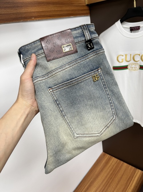 Dolce & Gabbana Men's Slim-Fit Jeans European Style Denim Pants 1 Dolce & Gabbana Men's Slim-Fit Jeans European Style Denim Pants