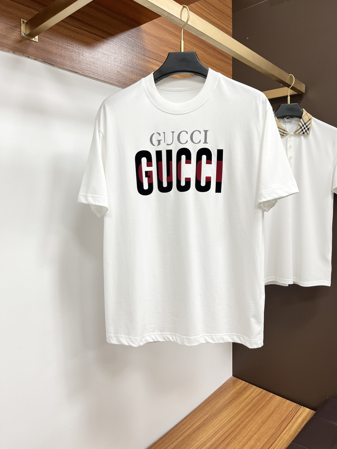NO:426695,Guqi 25 Spring and Summer New Brand Letter Logo Logo Short-sleeved T-shirt, DB Customized 80 Double-Strand Mercerized Cotton Fabric; Black and White Size S-XXL OVER SIZE, please report height and weight for orders, T-shirt, tees, t-shirt, alexander wang19860909古奇 25春夏新品品牌字母徽标标识短袖T恤,DB定制80支双股丝光棉面料；黑色 白色 尺码S-XXL OVER SIZE,报单请报身高体重,,T-shirt,tees，t-shirt,alexander wang,Men's clothing